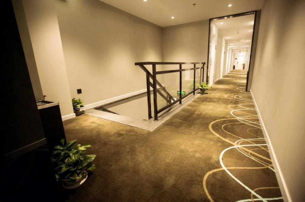Hotel Xana Lite Sidaokou Dazhong Temple Metro Station Branch 3*